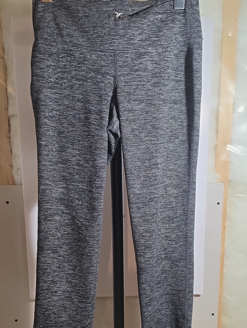 Old Navy Black & White Marled High-Rise Leggings - Picture 1 of 4